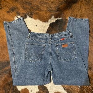 Wrangler Women’s Cowboy Cut Natural Rise Slim Fit Jeans